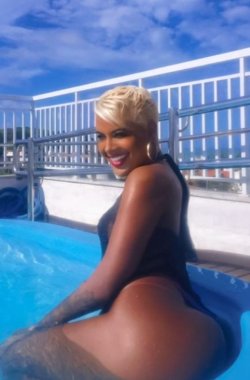 Dany Ferrari - Acompanhante Travesti / Transex em Maceió - AL